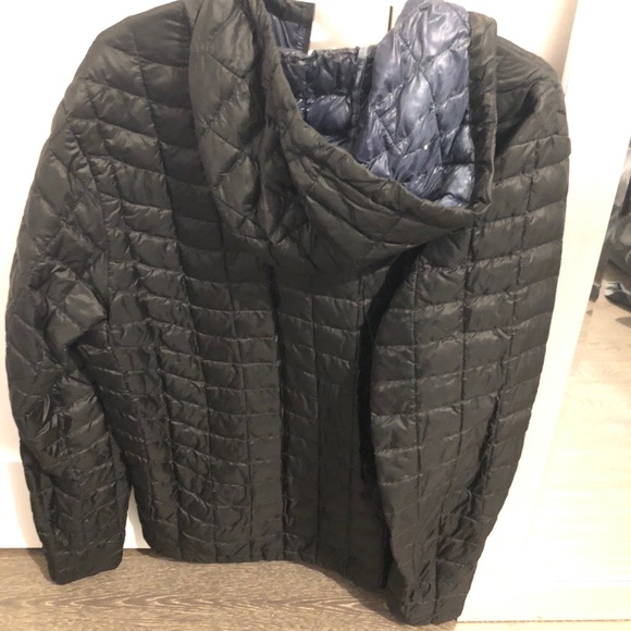 The North Face windbreaker jacket size L - Picture 2 of 2